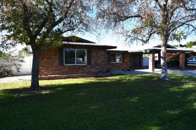 Main picture of 660 N Oracle