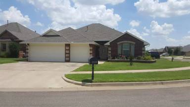 Main picture of 2424 NW 153rd St