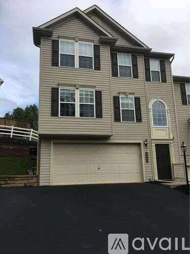 Main picture of 236 Maple Ridge Dr