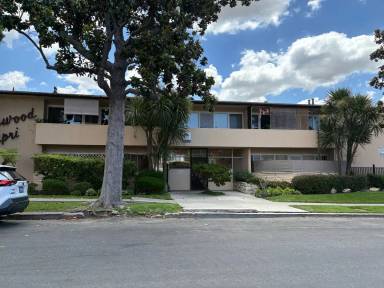 Main picture of 1834 N Harvard Blvd