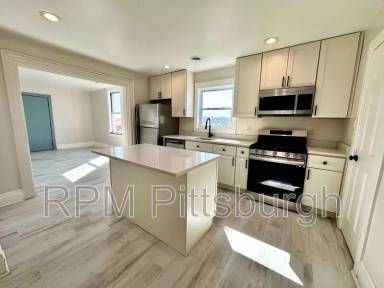 Main picture of 7500 Ellesmere St