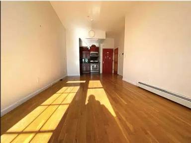 Main picture of 370 Menahan St