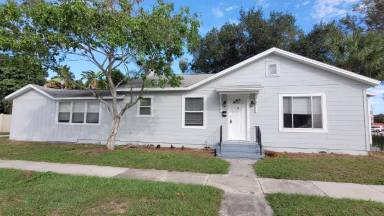 Main picture of 800 28th St N