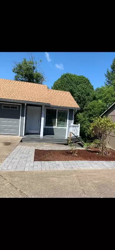 Main picture of 9289 SW Hill St