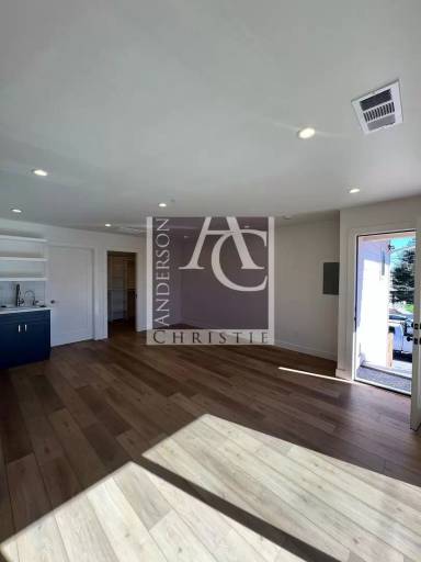 Main picture of 206 Graham Ave