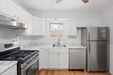 Main picture of 8833 Alva Ave