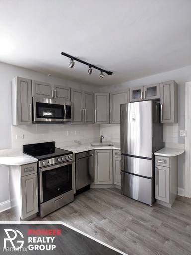 Main picture of 7710 N Sheridan Rd