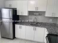 Main picture of 2200 Park Ln
