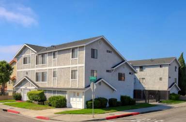 Main picture of 3301 W 139th St