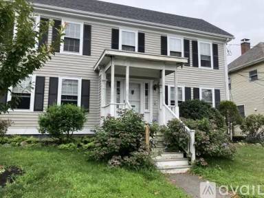Main picture of 12 Salem St