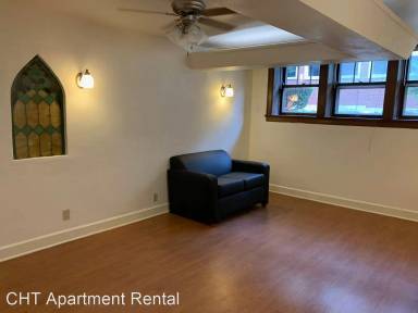 Main picture of 118 W Johnson St
