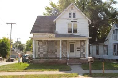 Main picture of 507 W Riverside Ave