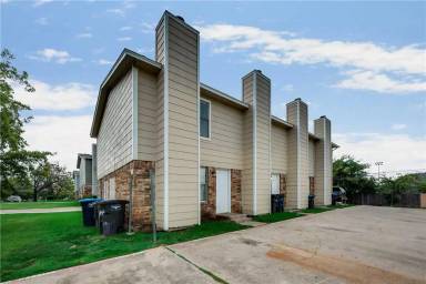 Main picture of 3200 McLean St
