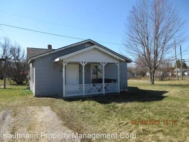 Main picture of 900 E Belmont Dr