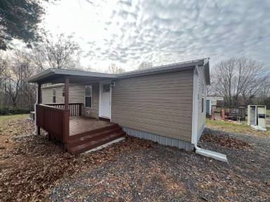 Main picture of 1050 Ross Ln