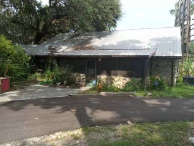 Main picture of 14035 W River Rd