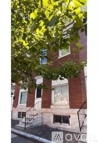 Main picture of 529 N Kenwood Ave