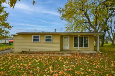 Main picture of 10406 Noble St