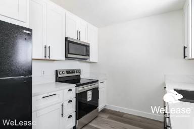 Main picture of 3965 Logan Ave