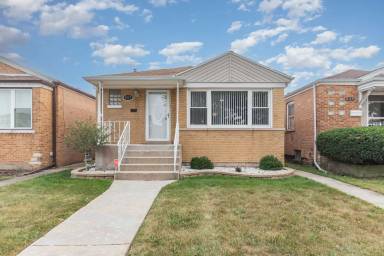 Main picture of 3517 W 76th St
