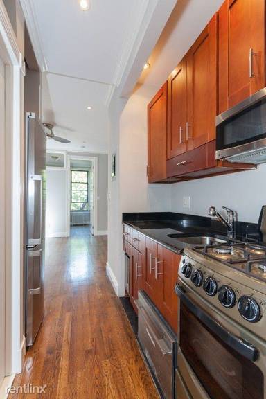 Main picture of 246 Mott St