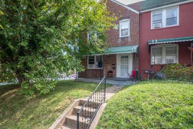 Main picture of 151 Denison St