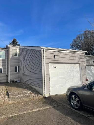 Main picture of 1031-1035 Lansford Dr SE