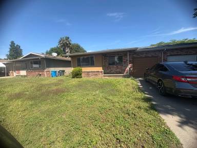 Main picture of 1371 1373 Bancroft