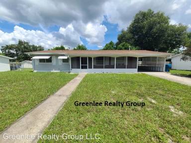 Main picture of 5040 Essex Ln