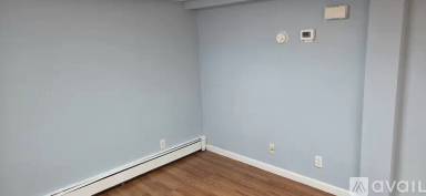 Main picture of 2393 Henry St