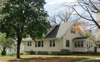 Main picture of 302 Randall St