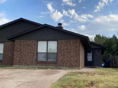 Main picture of 2820 SE 55th St