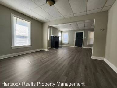 Main picture of 2 Elmview Ct