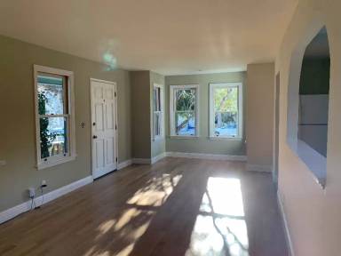 Main picture of 5820 Fremont St
