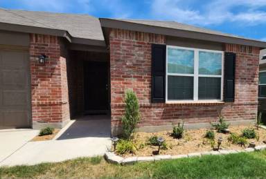 Main picture of 2205 Village Creek Ln