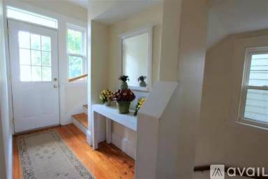 Main picture of 52 Maple Ave