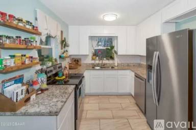 Main picture of 89 Lorillard Pl