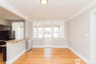 Main picture of 1832 N Humboldt Blvd