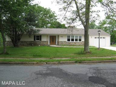 Main picture of 468 Hillcrest Dr