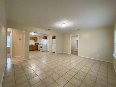 Main picture of 2705 W Bewick St