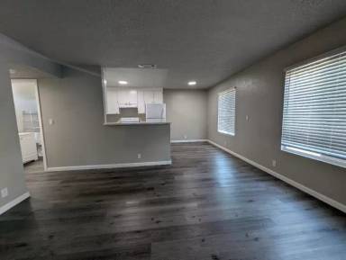 Main picture of 3515 Orange Ave