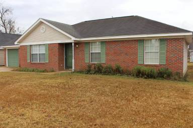Main picture of 2904 Firefly Ln