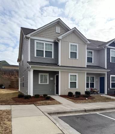 Main picture of 246 Yorktown Ln