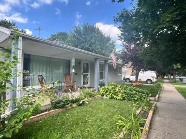 Main picture of 91 Robie St W