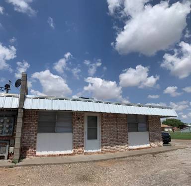 Main picture of 1601 Cameo Street - E