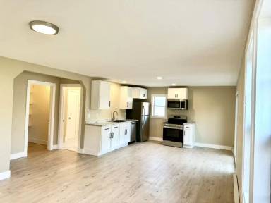Main picture of 21 Camp St