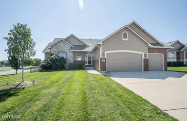 Main picture of 4001 N Lake Ridge Ct