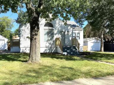 Main picture of 7117 Ontario Ave
