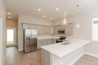 Main picture of 550-94 Strong Ave
