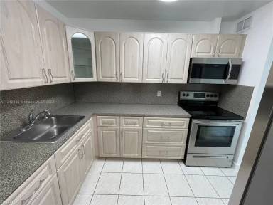 Main picture of Kings Creek South Condominium